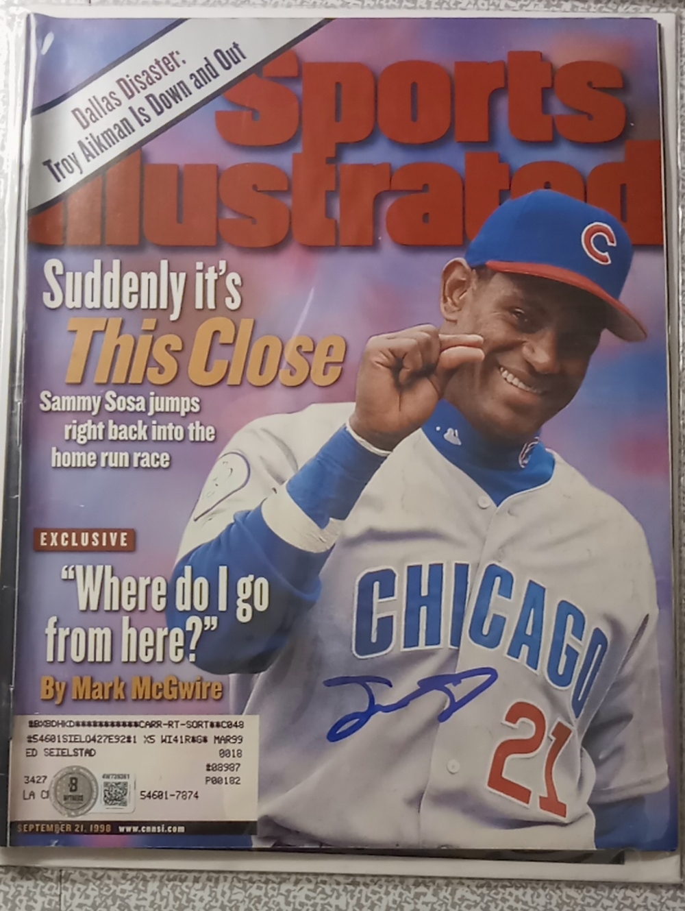 Hand Signed Sammy Sosa Sports Illustrated Magazine